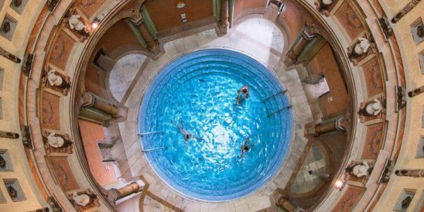 blootgewoon-10-mooiste-warmwaterbronnen-friedrichsbad