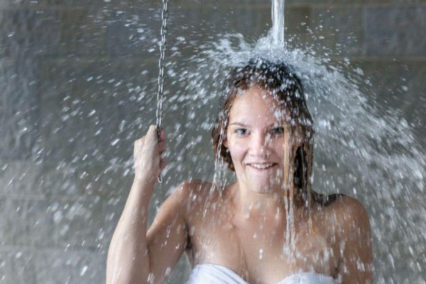 Badkledingdagen de sauna niet vanwege verpreutsing - BlootGewoon!