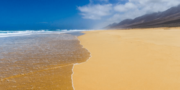 naaktstrand Playa de Cofete, Fuerteventura, Spanje blootgewoon